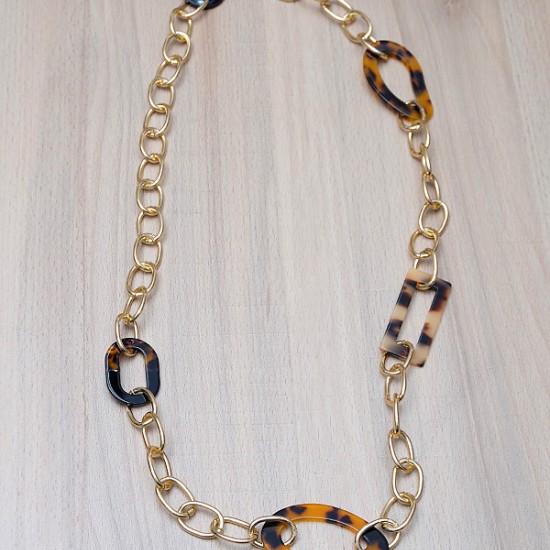 CHAIN NECKLACE WITH ACRYLIC ELEMENTS