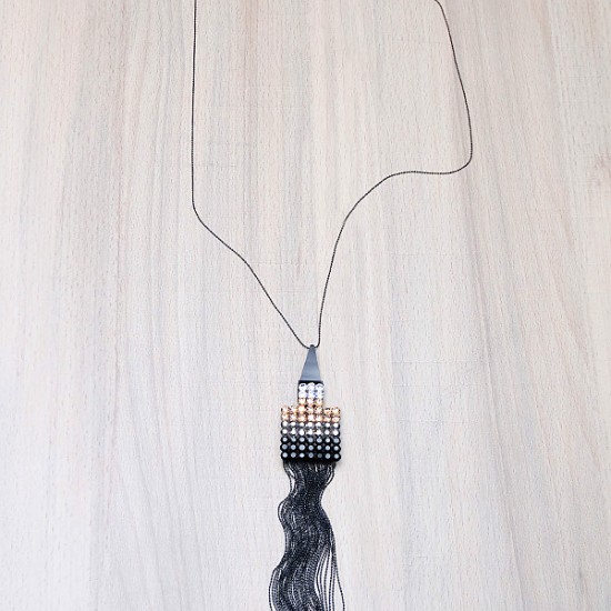 LONG NECKLACE WITH CRYSTALS