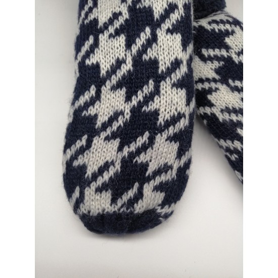 GLOVES IN SPECIAL PATTERN