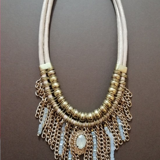 NECKLACE WITH CHAINS
