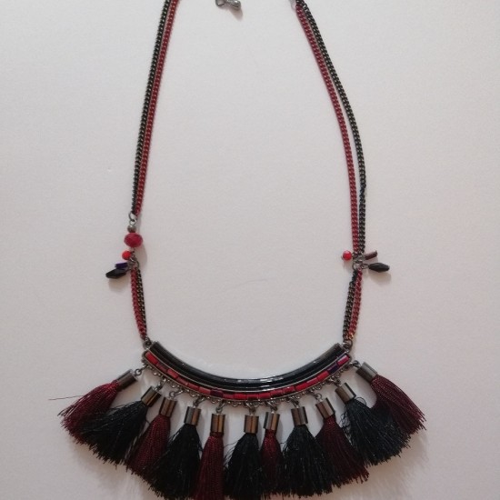 NECKLACE WITH ETHNIC ELEMENTS